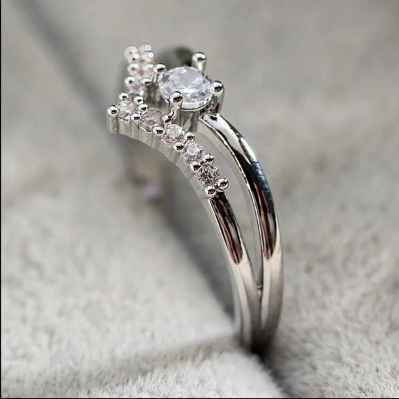 New 925 Silver Dainty Heart Beautiful Diamond Ring - Picture 4 of 6